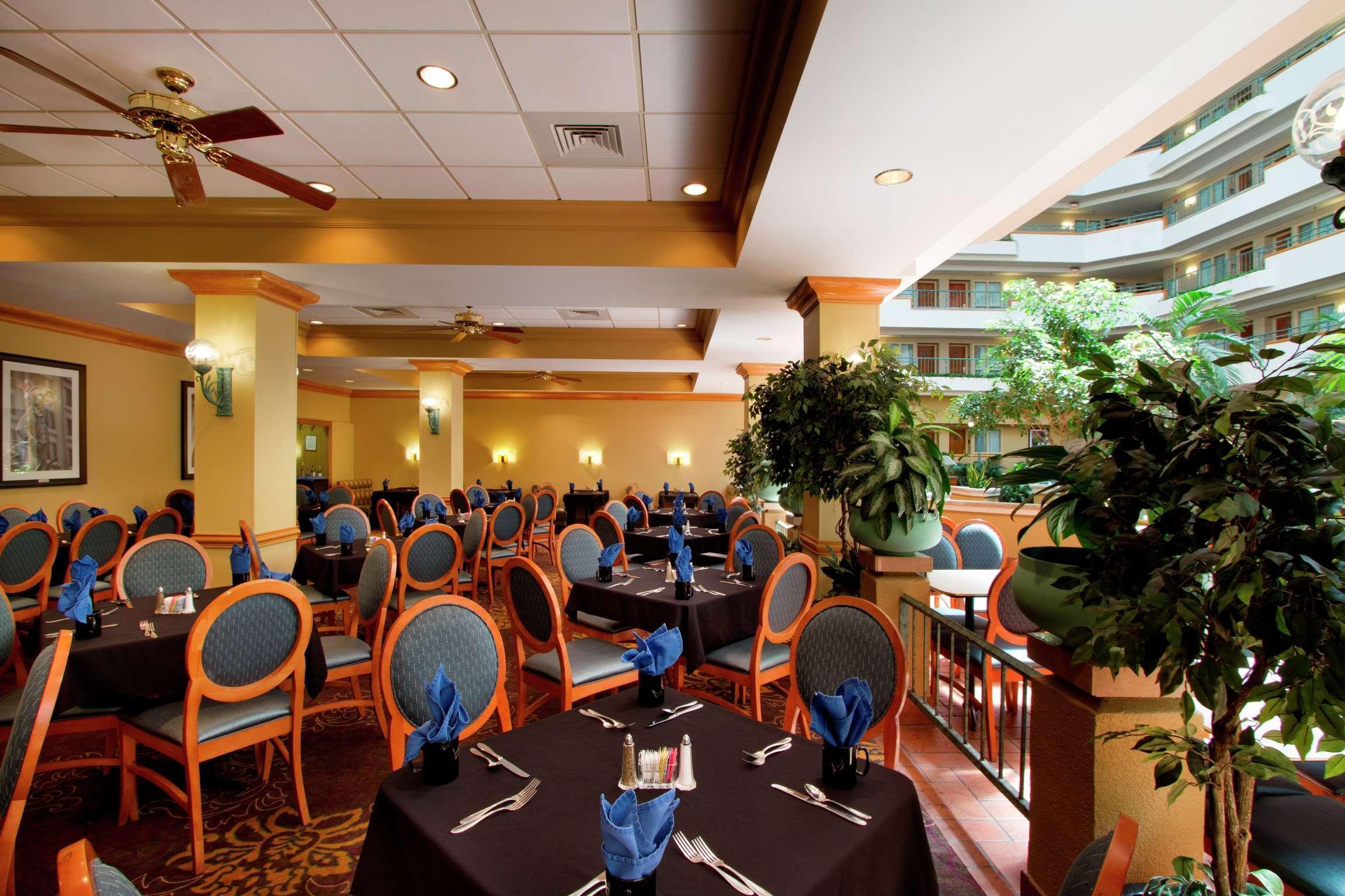 Embassy Suites By Hilton Greensboro Airport Exterior photo