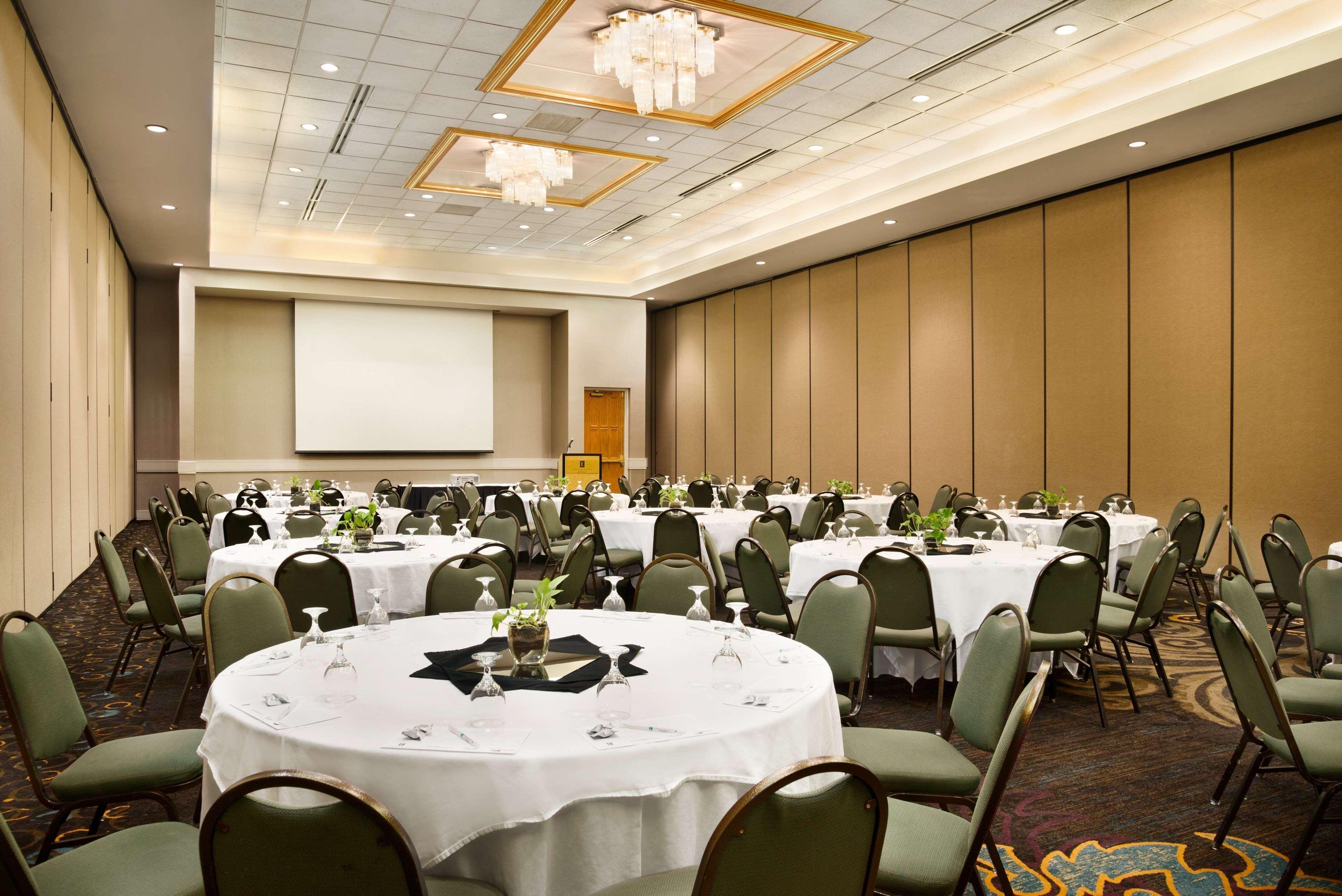 Embassy Suites By Hilton Greensboro Airport Exterior photo