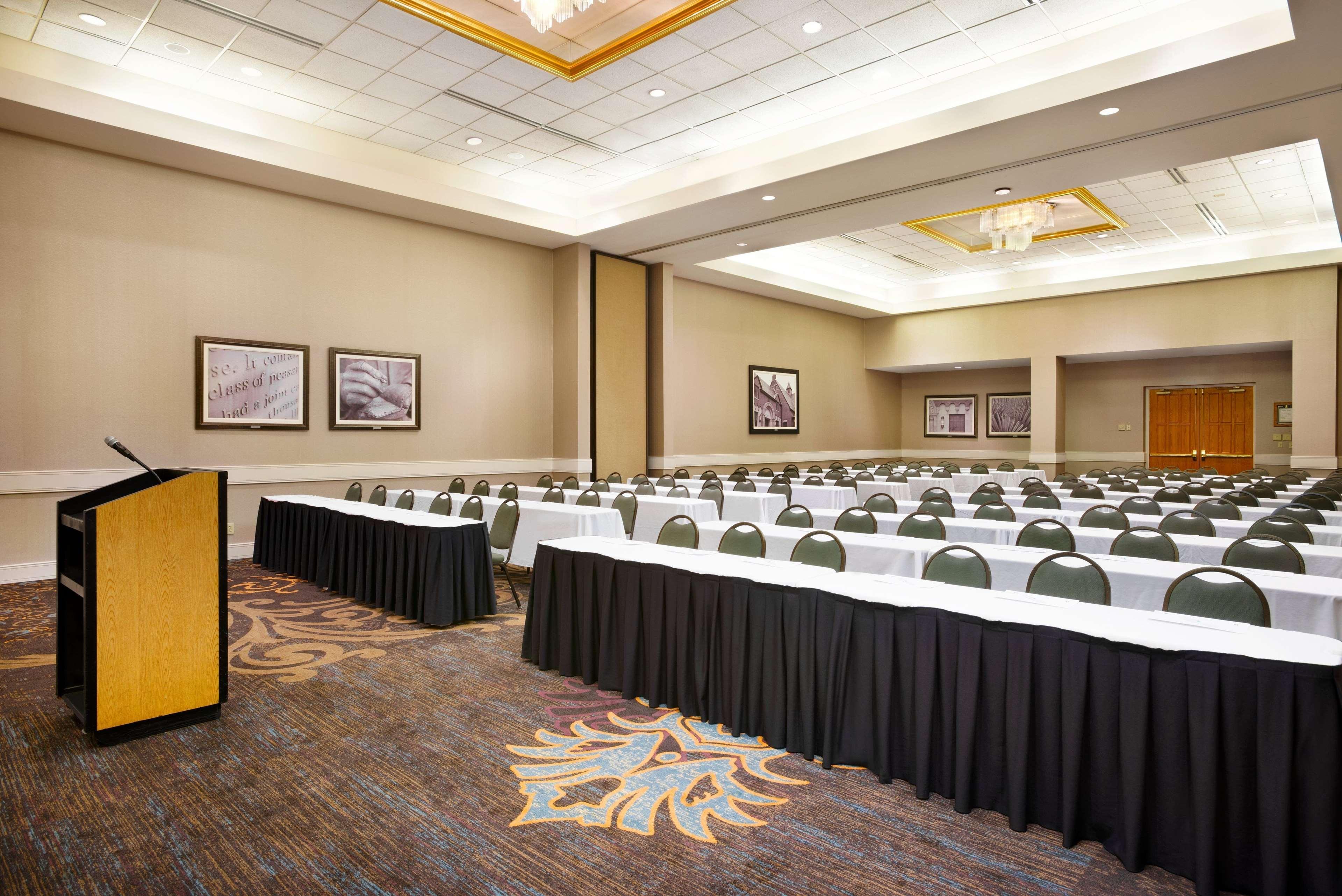 Embassy Suites By Hilton Greensboro Airport Exterior photo