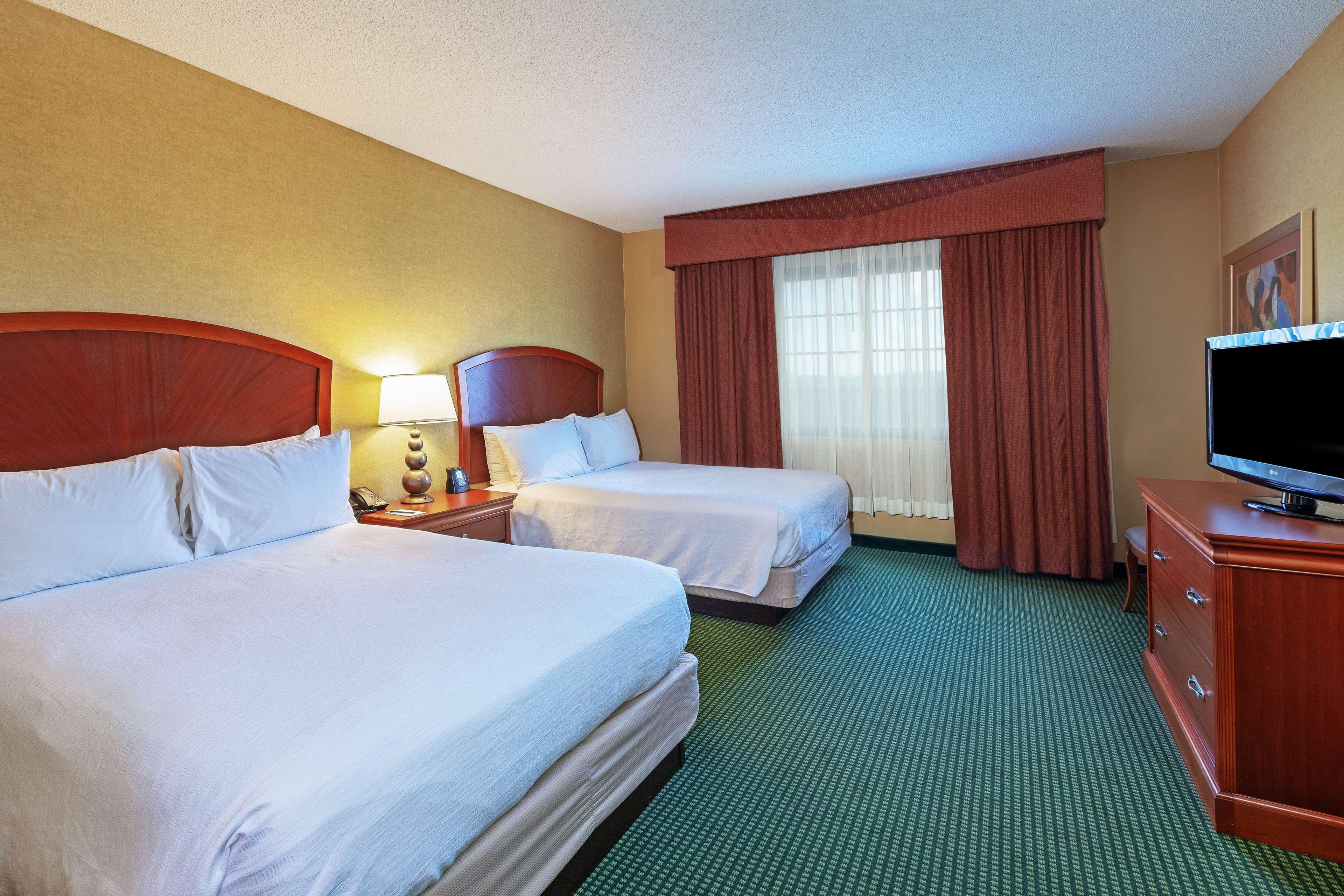 Embassy Suites By Hilton Greensboro Airport Exterior photo