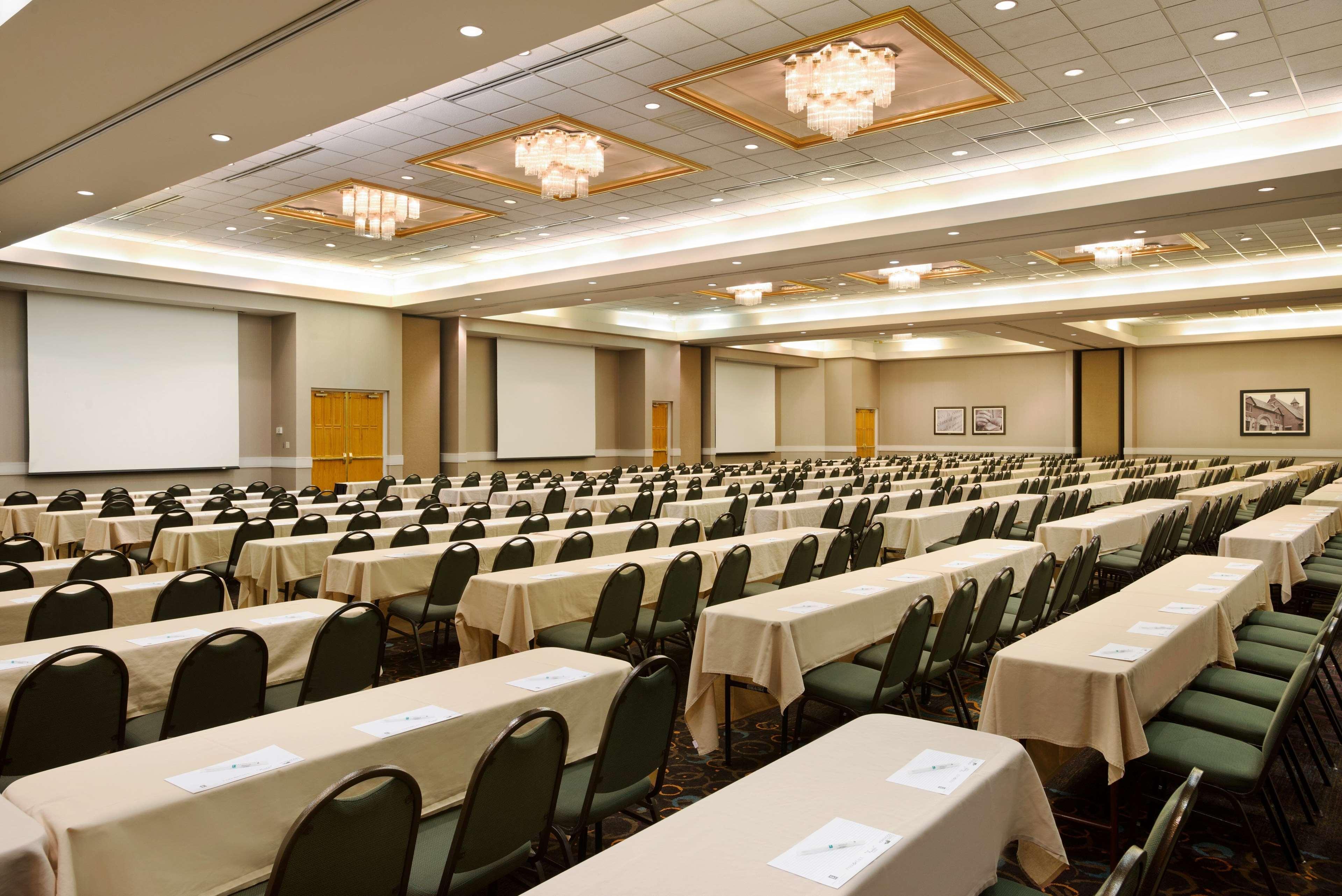 Embassy Suites By Hilton Greensboro Airport Exterior photo