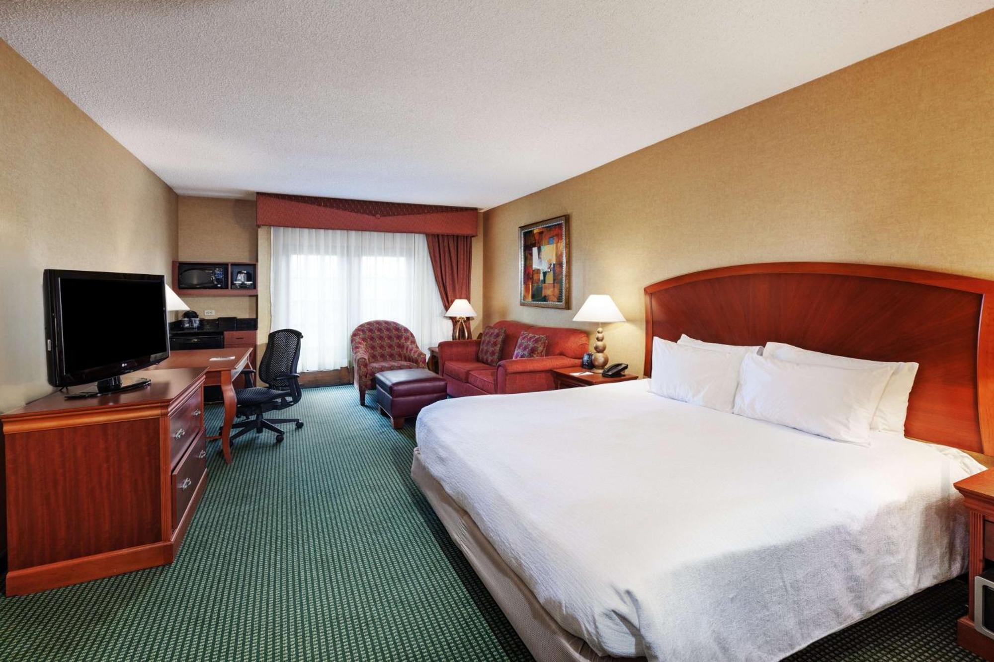 Embassy Suites By Hilton Greensboro Airport Exterior photo