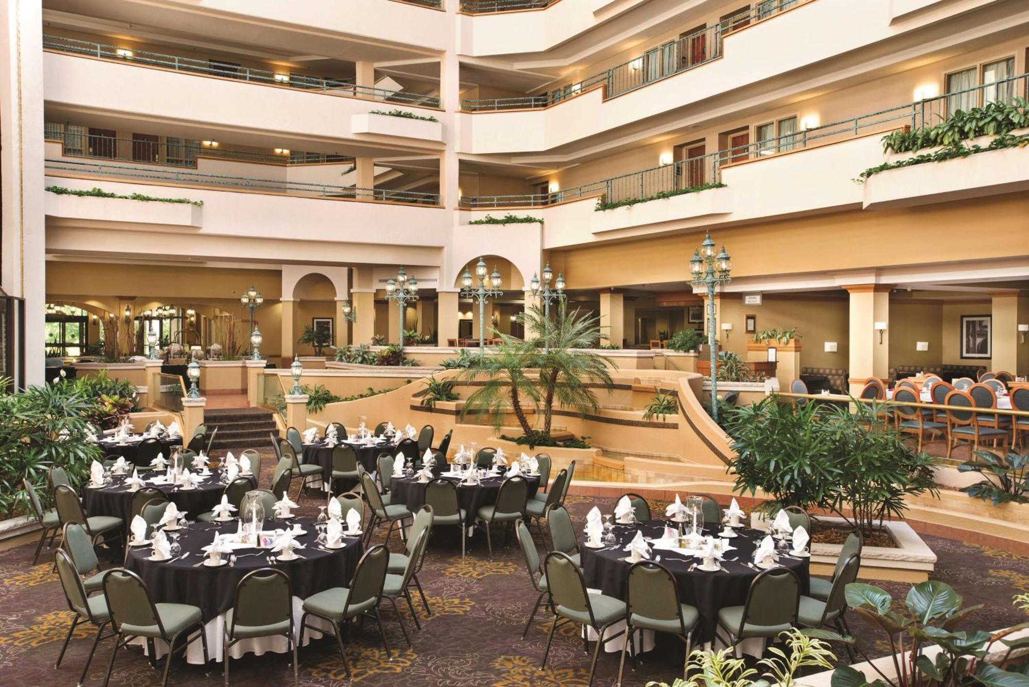 Embassy Suites By Hilton Greensboro Airport Exterior photo
