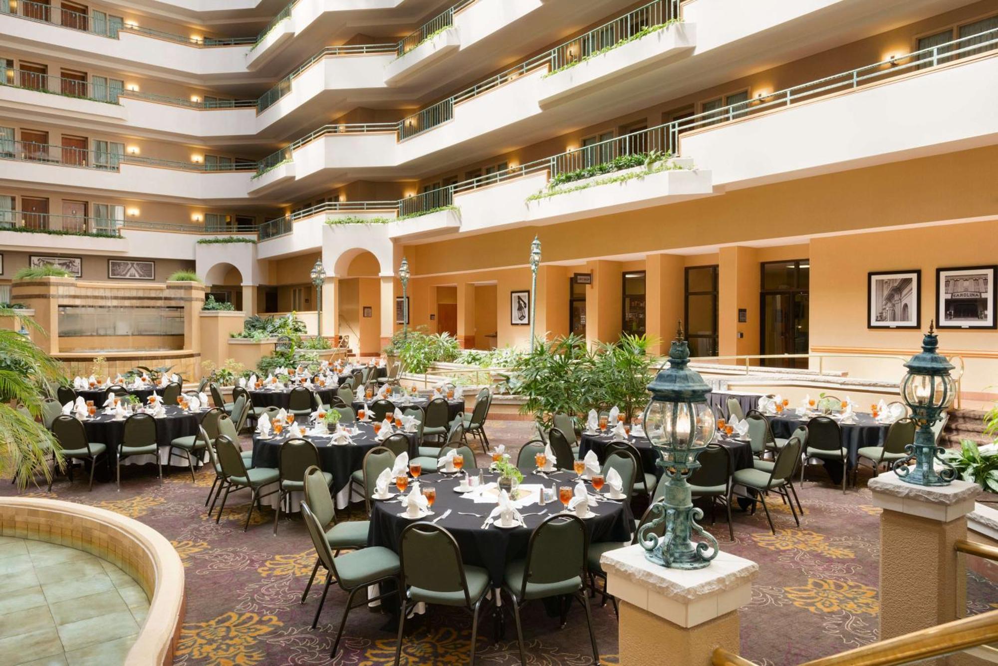 Embassy Suites By Hilton Greensboro Airport Exterior photo