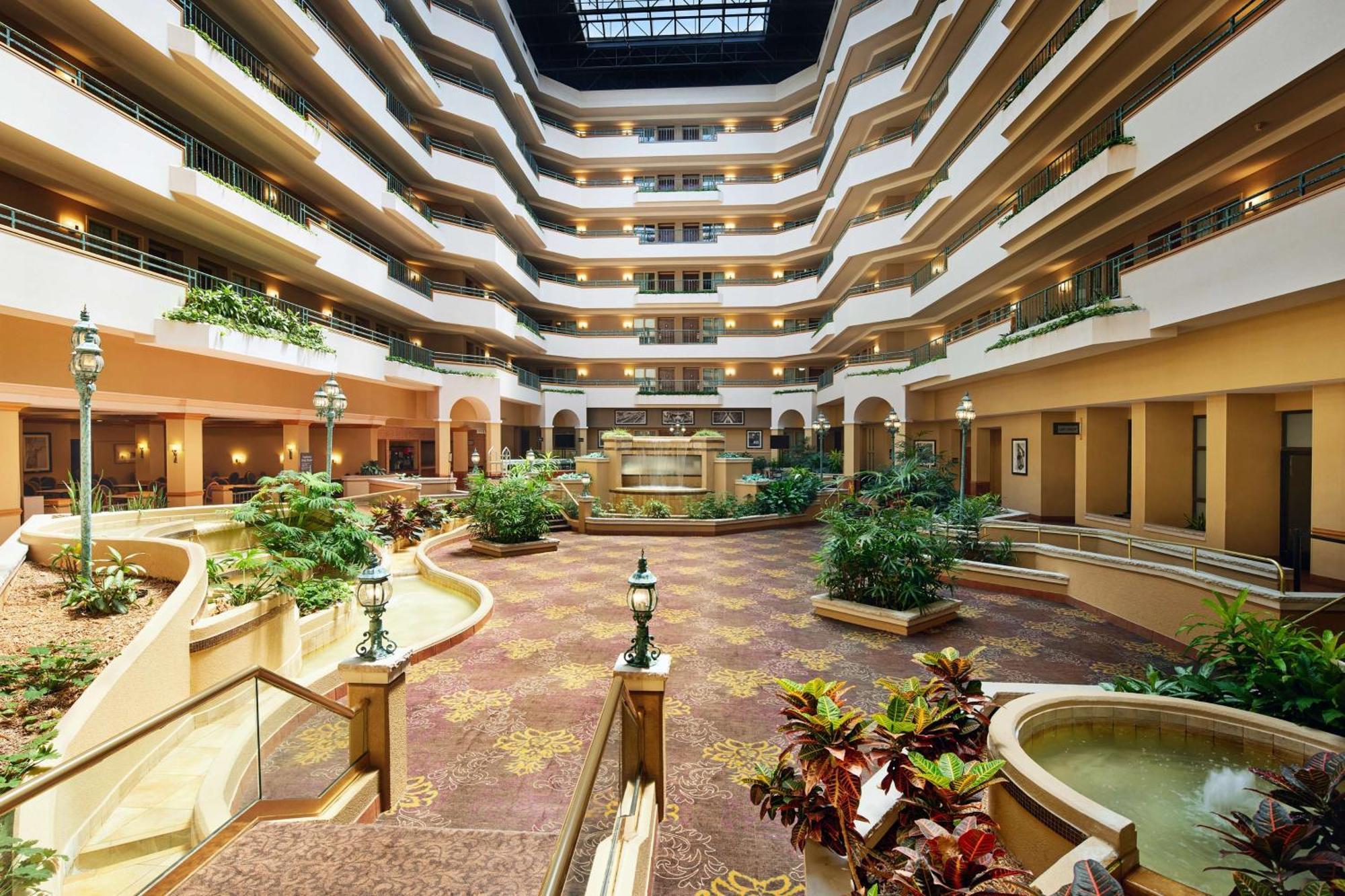 Embassy Suites By Hilton Greensboro Airport Exterior photo