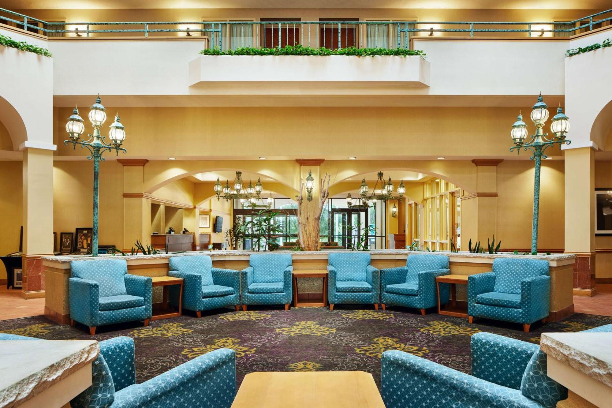 Embassy Suites By Hilton Greensboro Airport Exterior photo